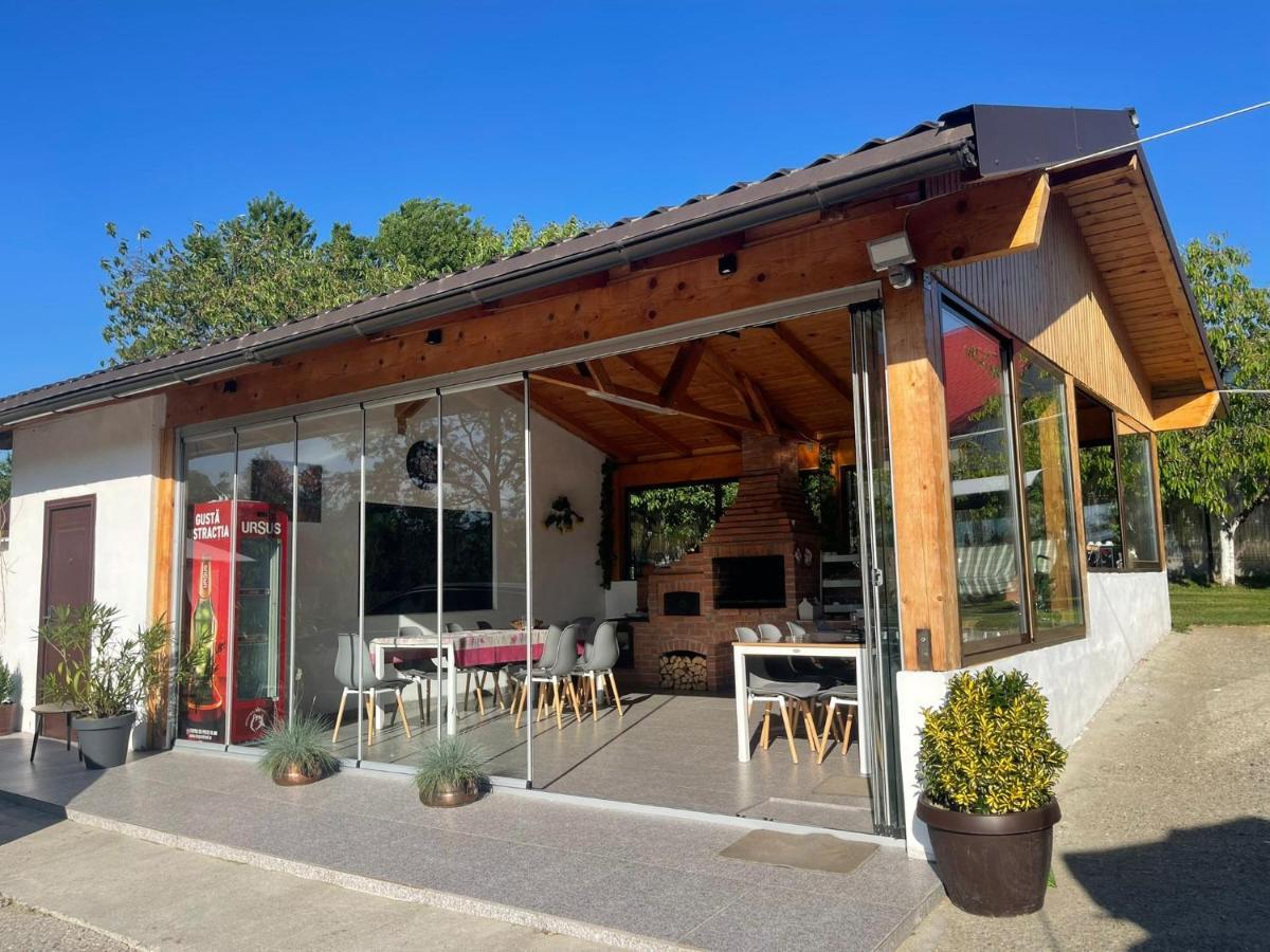 Pensiunea Prestige House Curtea de Argeş Exteriér fotografie