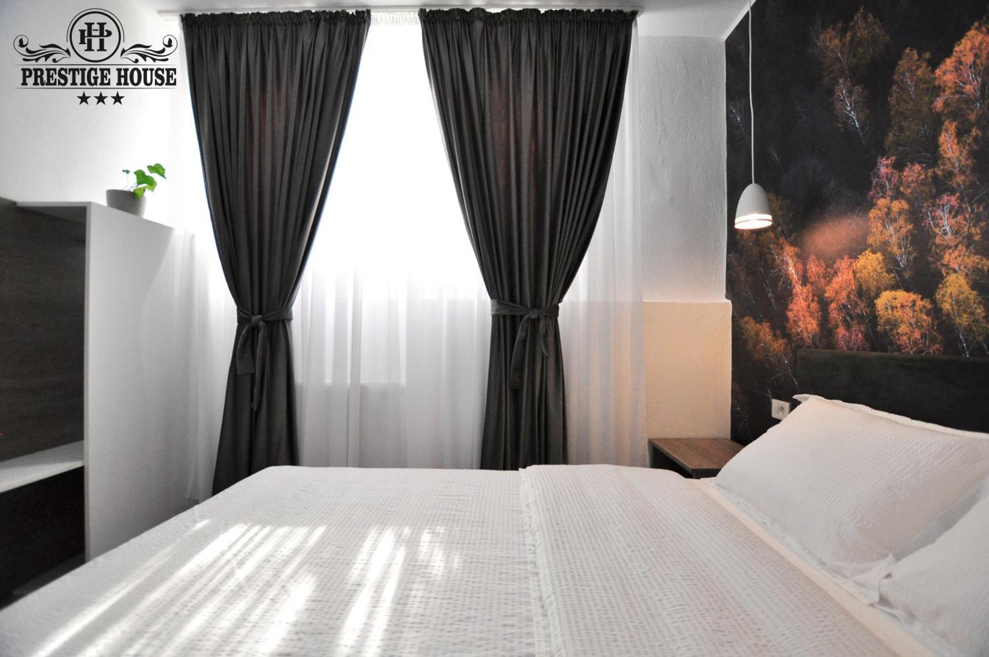 Pensiunea Prestige House Curtea de Argeş Exteriér fotografie